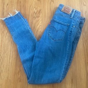 Levi’s 721 high rise skinny jeans size 28